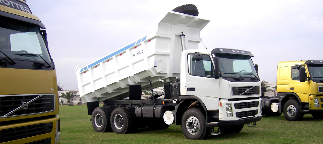 Somos una empresa líder en el rubro de transporte, con excelencia
en la prestación de sus diversos servicios, demostrando : eficiencia,
competividad, seguridad y confianza al servicio del cliente.